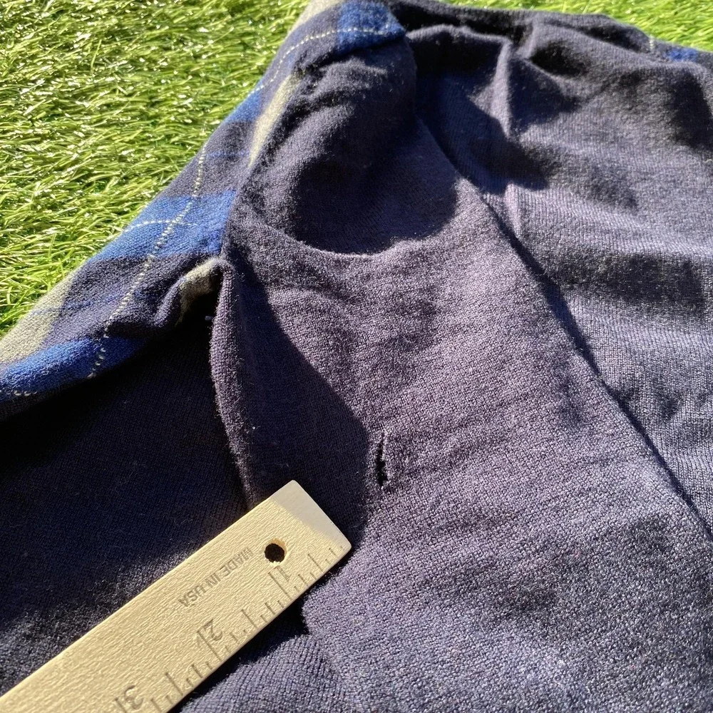 Brooks Brothers Sweater Youth Small Blue Gray Argyle‎ 346 Merino Wool Knit flaws